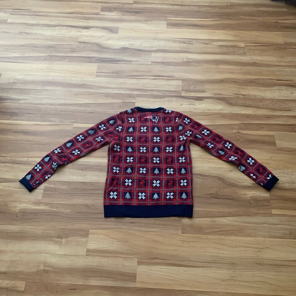 NFL New England Patriots Christmas Sweater Men’s Small Crew Neck Acrylic - Picture 7 of 11